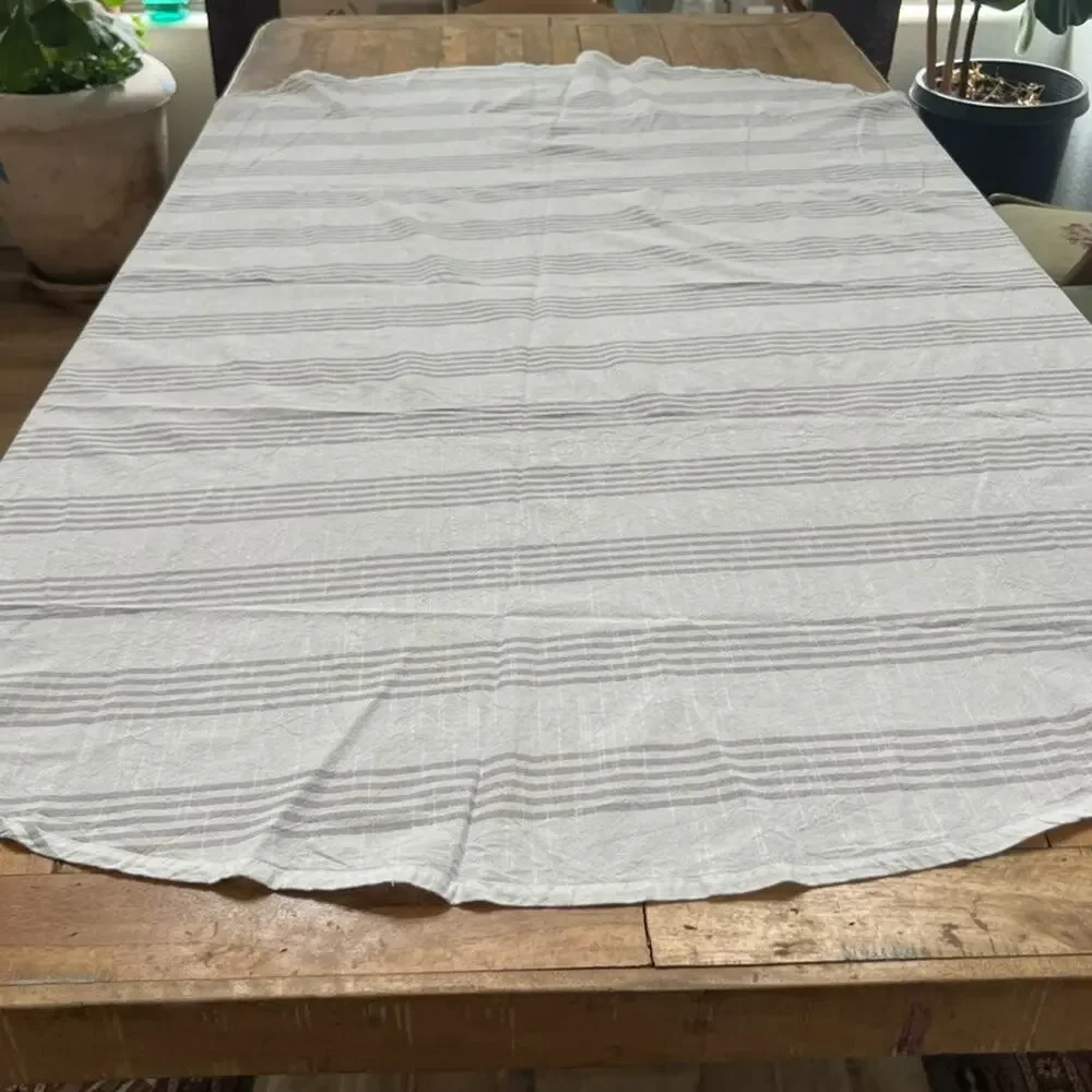 Threshold Tablecloth 70 x 68